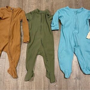Set of 5 footed sleepers-Old Navy 6-9 month